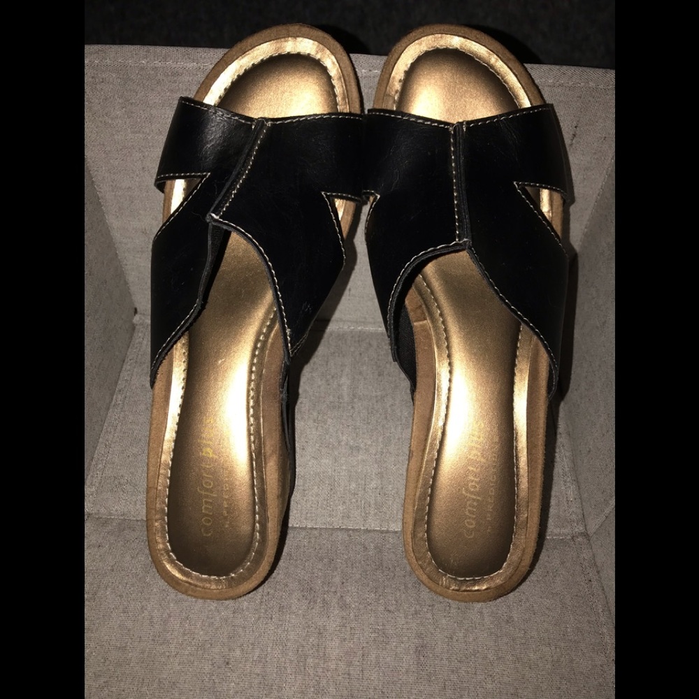 Comfort plus by predictions. Size 10 wedges.
